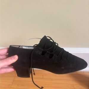 Vintage Joan and David lace up heel